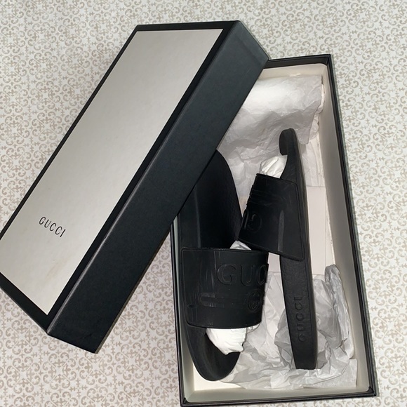 GUCCI Authentic Black Rubber Slides - Picture 2 of 8